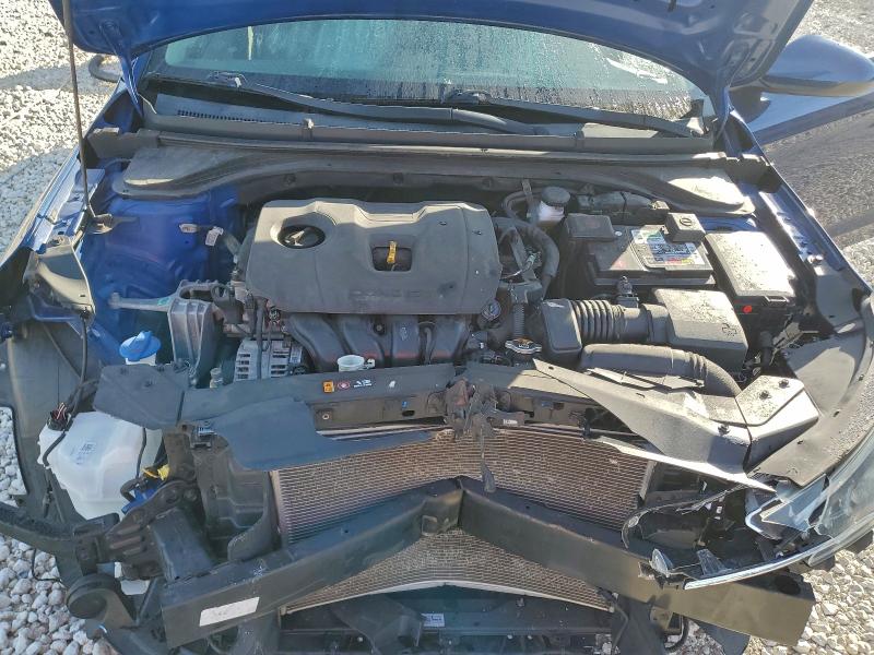 Фото 11 - HYUNDAI ELANTRA