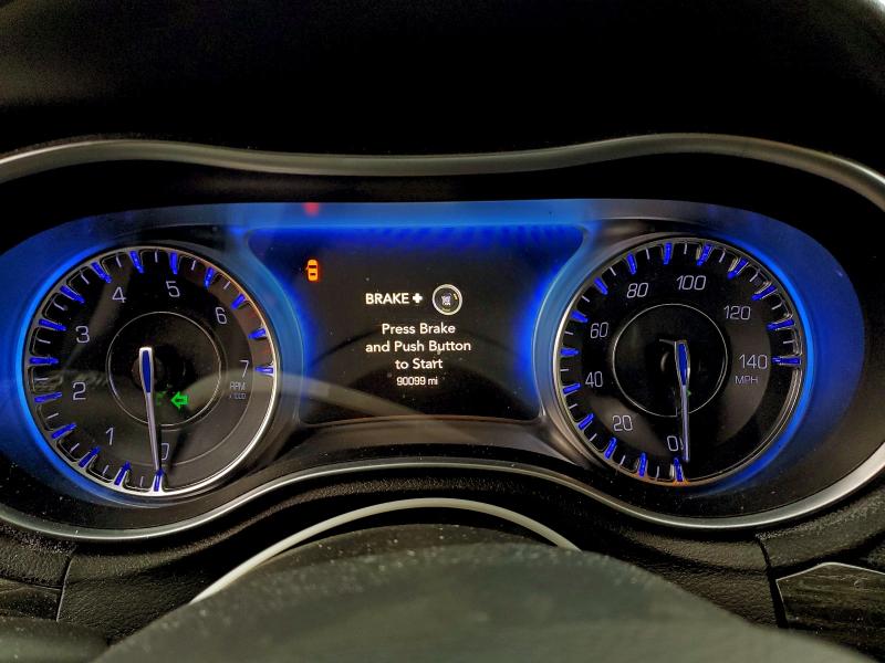 Фото 9 - CHRYSLER 300