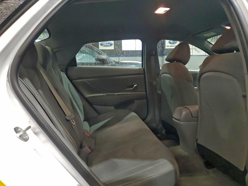 Фото 10 - HYUNDAI ELANTRA