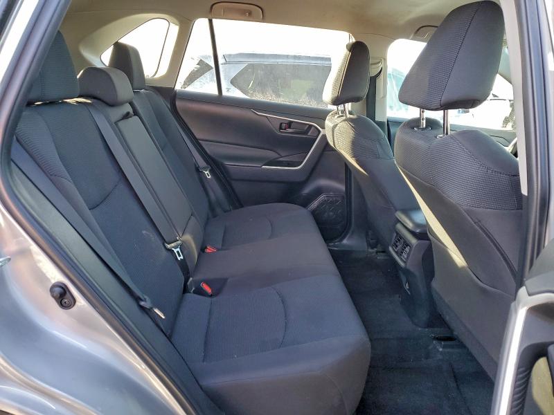 Фото 11 - TOYOTA RAV4