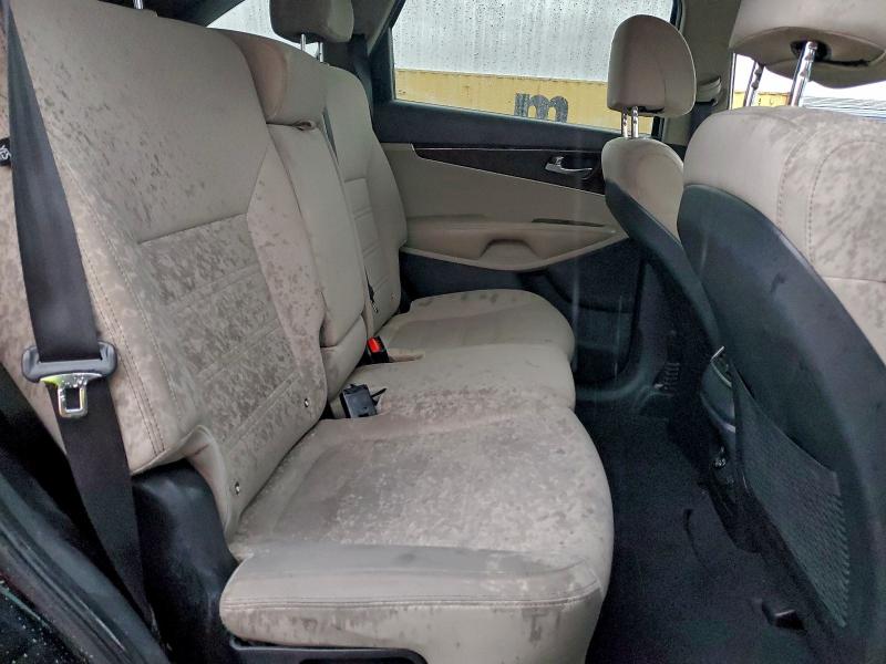 Фото 11 - KIA SORENTO