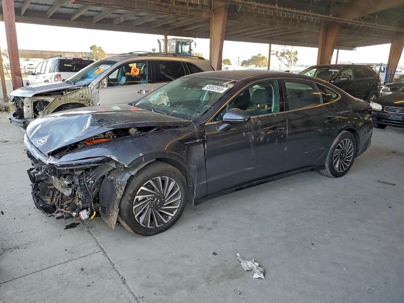 Фото 1 - HYUNDAI SONATA