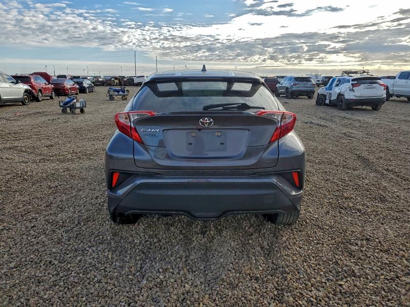 Фото 6 - TOYOTA C-HR