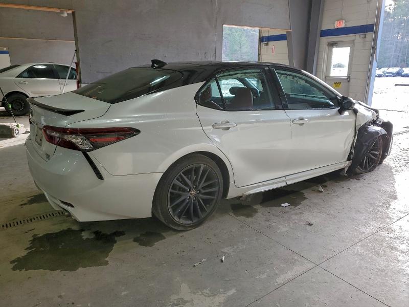 Фото 3 - TOYOTA CAMRY