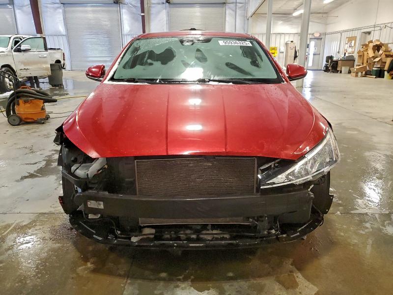 Фото 5 - HYUNDAI ELANTRA