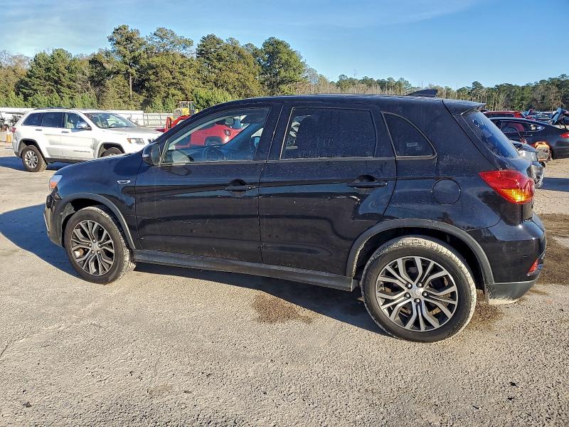 Фото 2 - MITSUBISHI OUTLANDER