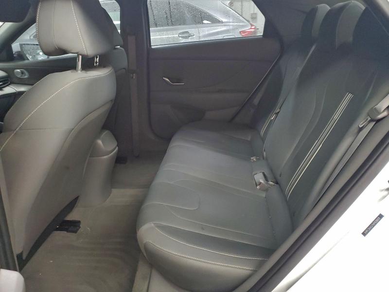 Фото 10 - HYUNDAI ELANTRA