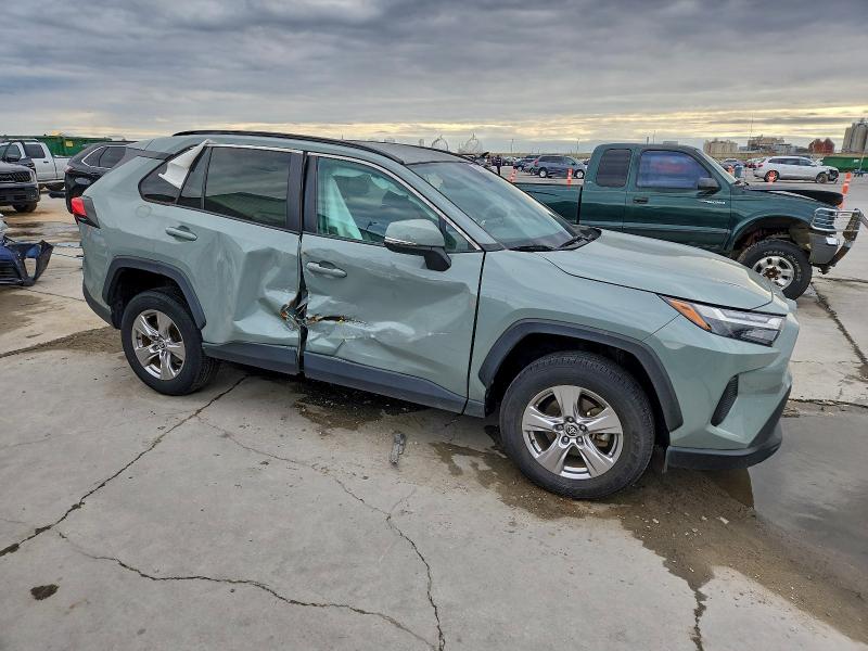 Фото 4 - TOYOTA RAV4