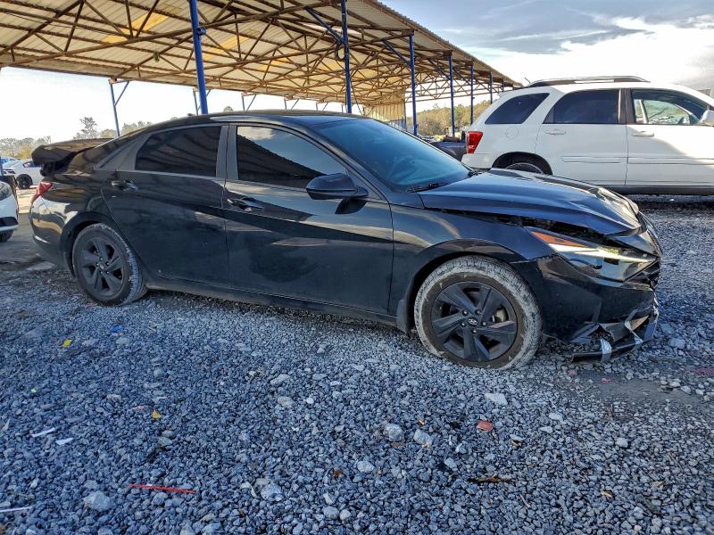 Фото 4 - HYUNDAI ELANTRA