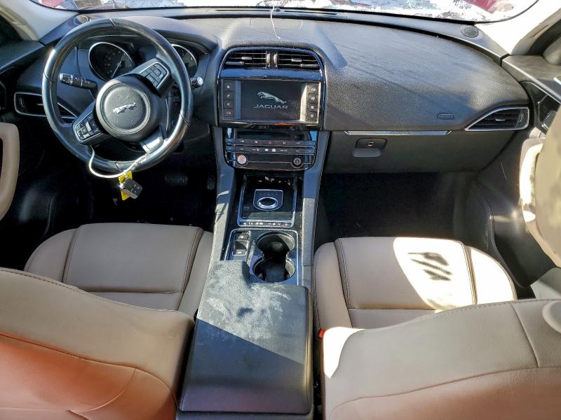 Фото 8 - JAGUAR F-PACE