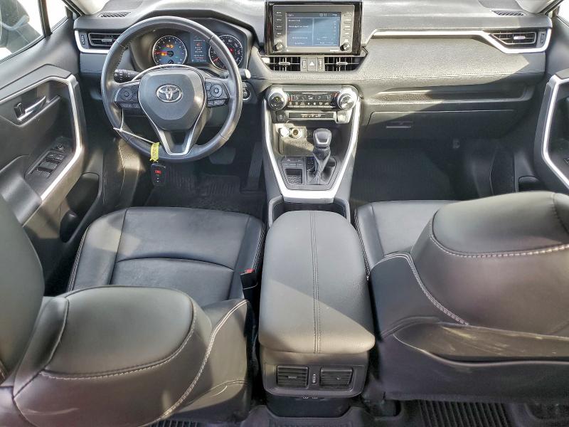 Фото 8 - TOYOTA RAV4