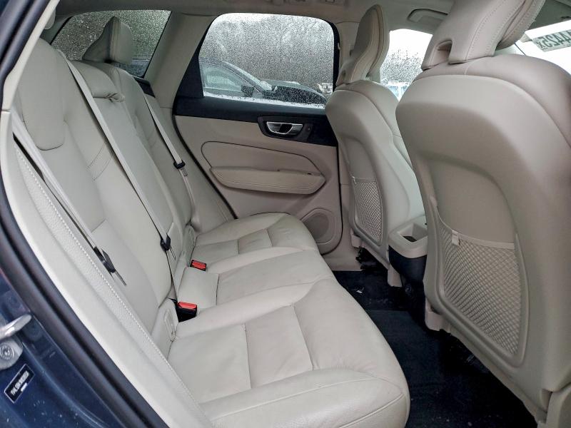 VOLVO XC60 B5 MO 2022 VIN YV4L12RK1N1039558