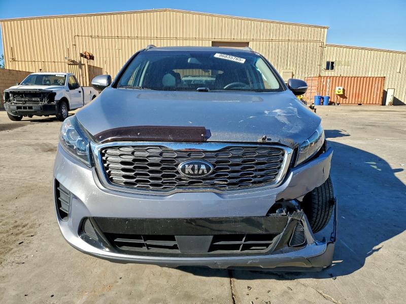 Фото 5 - KIA SORENTO