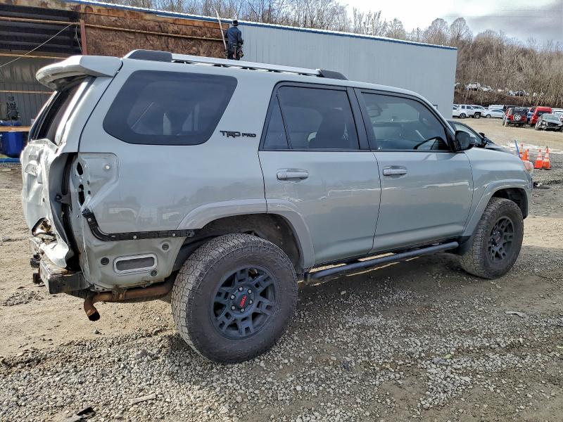 Фото 3 - TOYOTA 4RUNNER