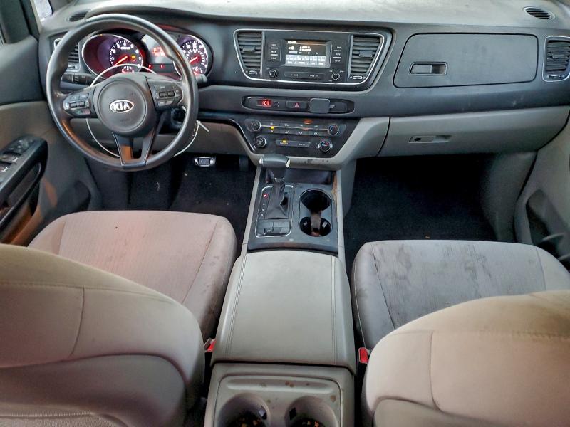 Фото 8 - KIA SEDONA