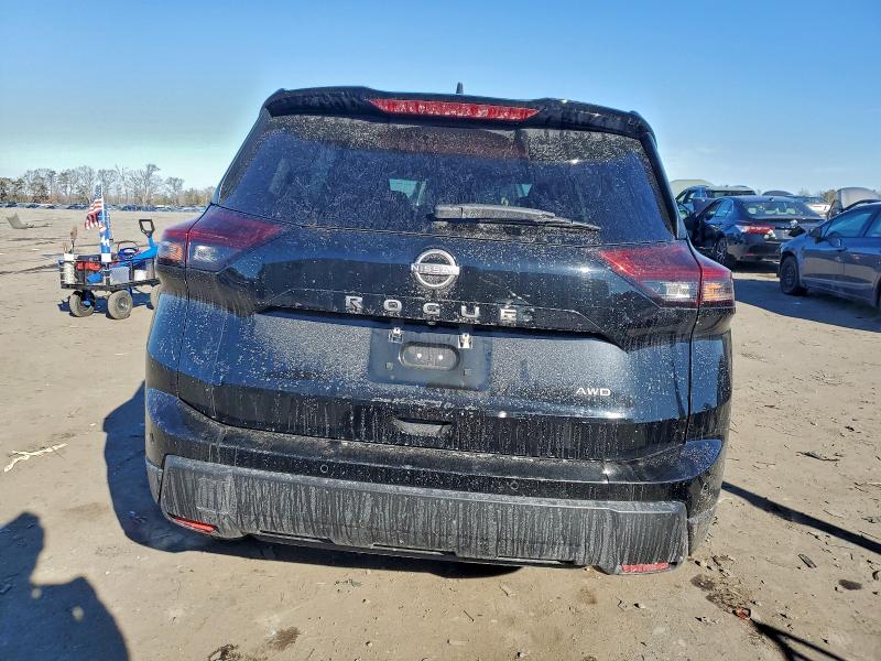 Фото 6 - NISSAN ROGUE