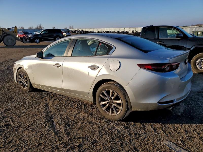 Фото 2 - MAZDA 3