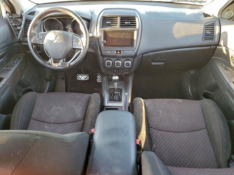 Фото 8 - MITSUBISHI OUTLANDER