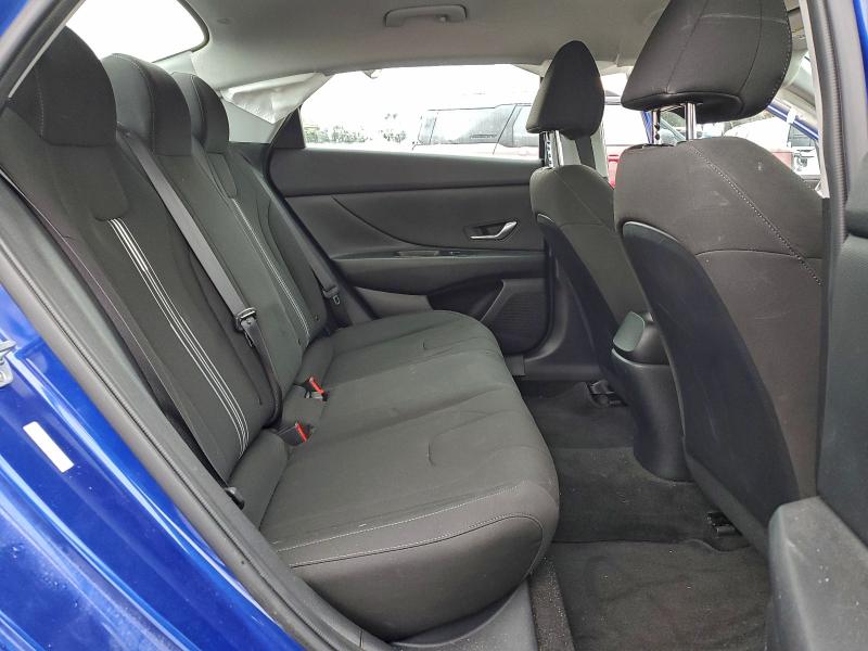 Фото 10 - HYUNDAI ELANTRA