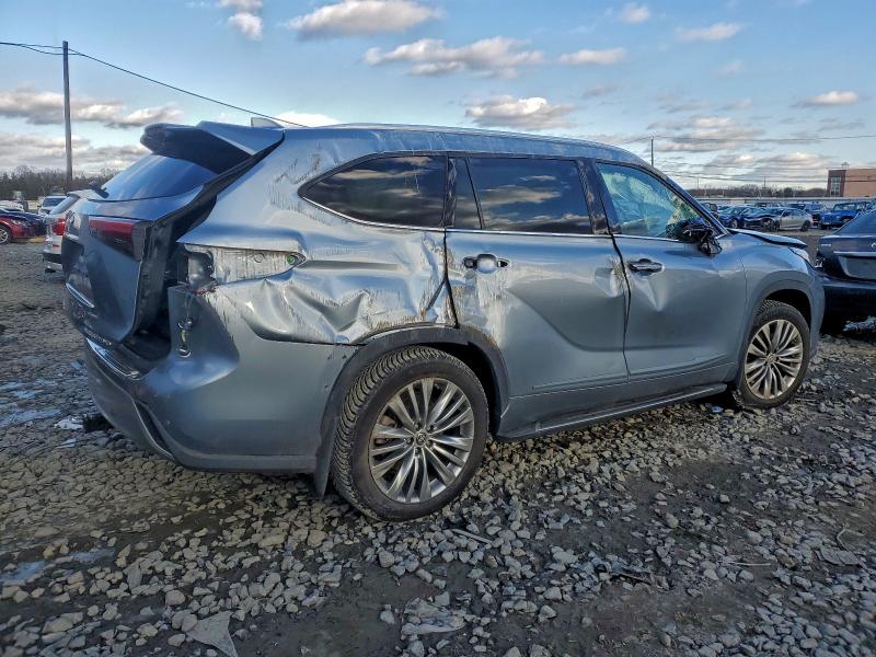 Фото 3 - TOYOTA HIGHLANDER