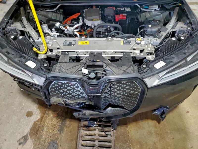 Фото 12 - BMW IX XDRIVE5