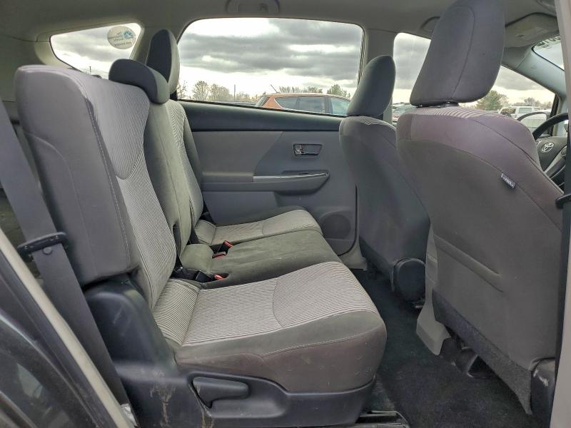 Фото 10 - TOYOTA PRIUS