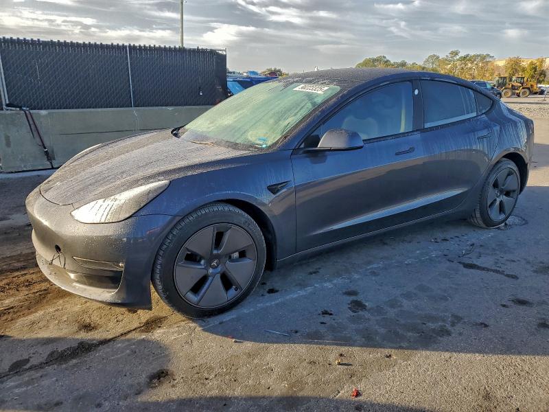 Фото 1 - TESLA MODEL 3