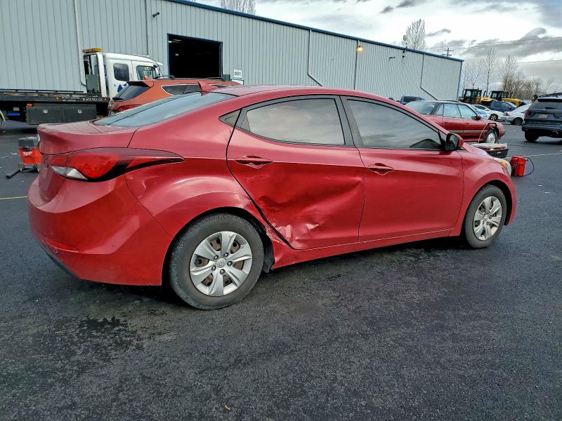 Фото 3 - HYUNDAI ELANTRA