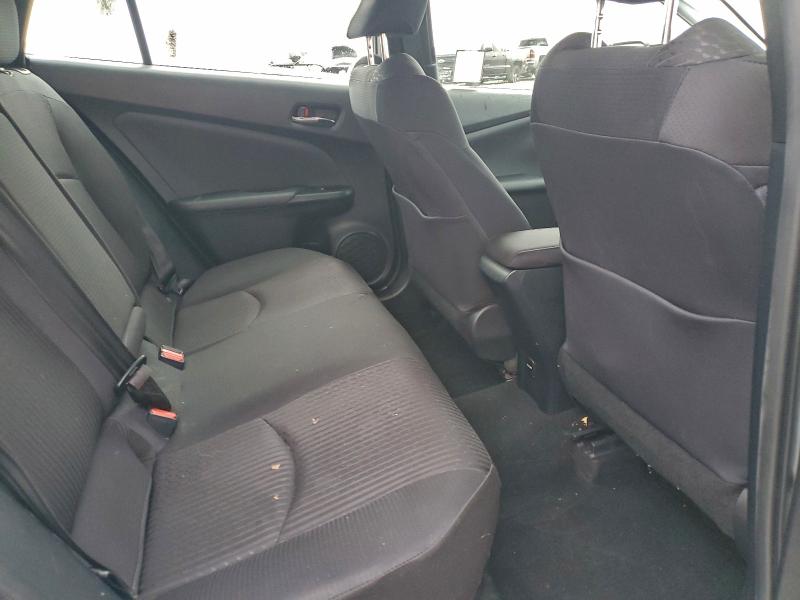 Фото 10 - TOYOTA PRIUS