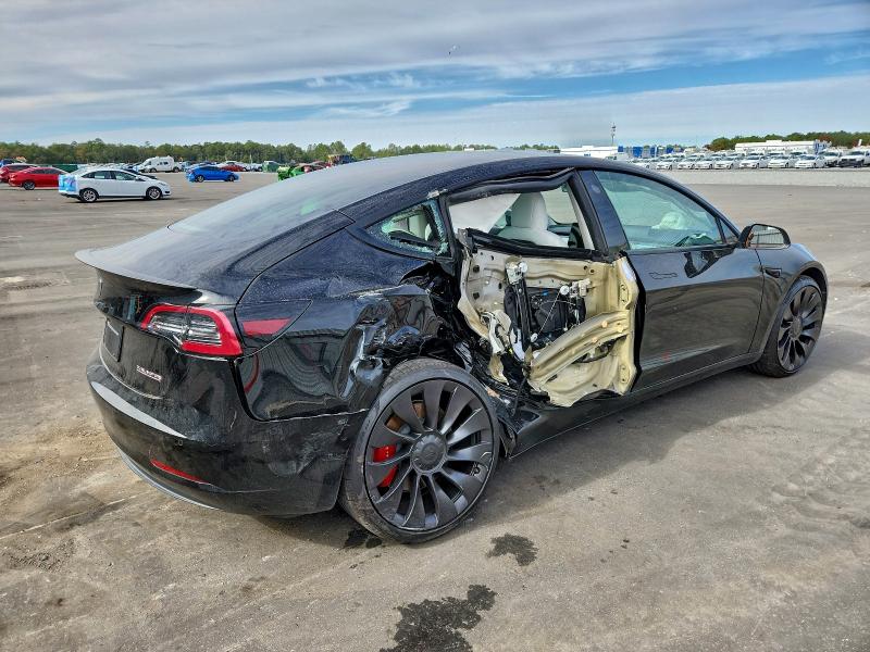 Фото 3 - TESLA MODEL 3