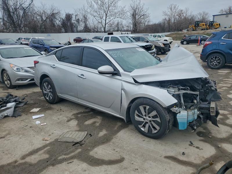 Фото 4 - NISSAN ALTIMA