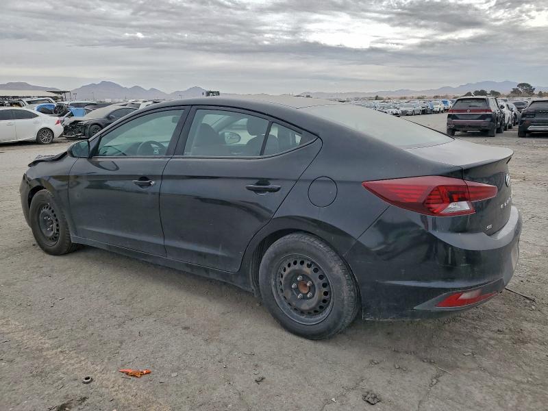 Фото 2 - HYUNDAI ELANTRA