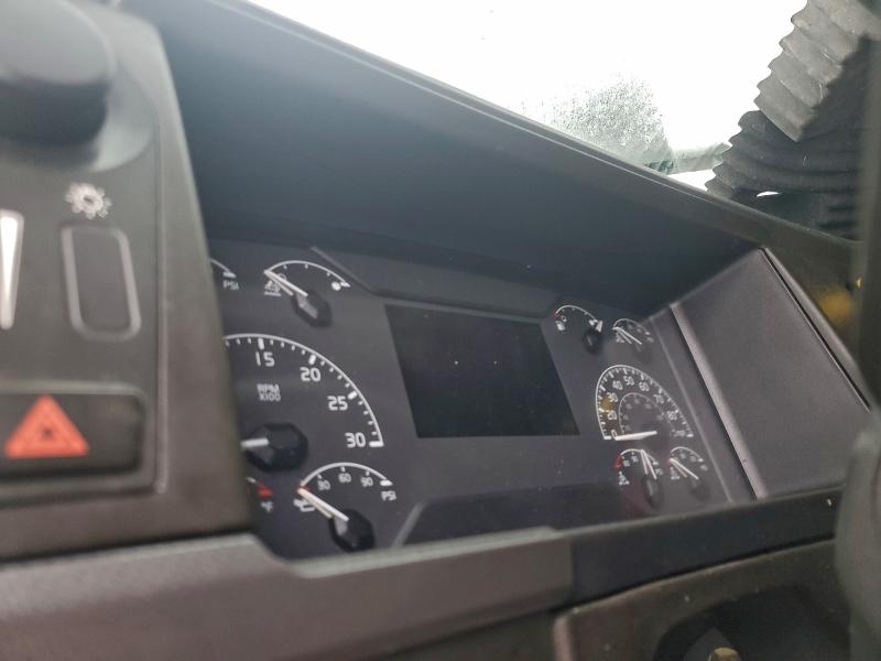 Фото 8 - VOLVO VN