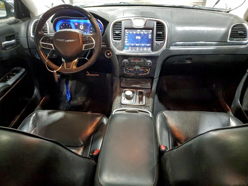 Фото 8 - CHRYSLER 300