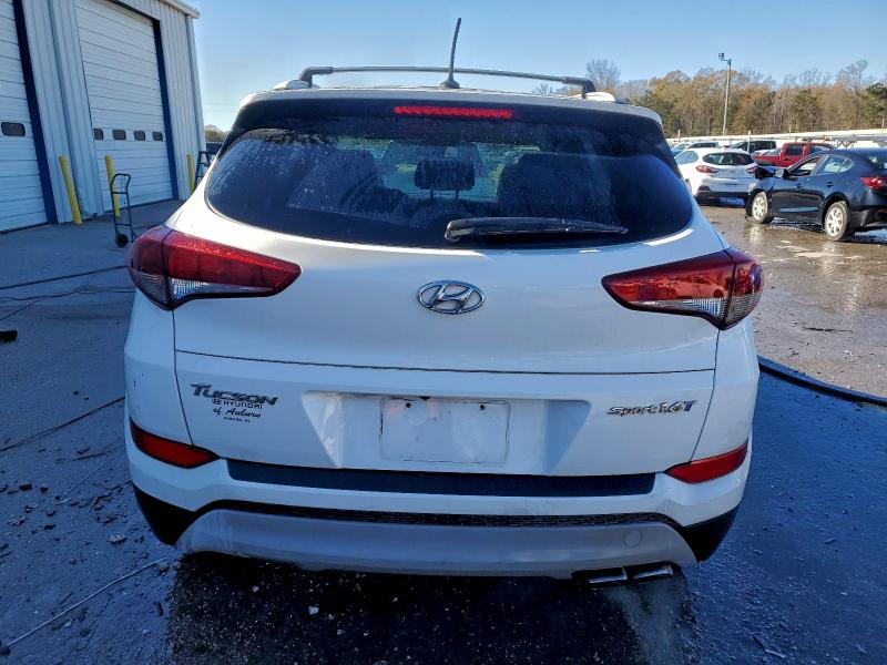 Фото 6 - HYUNDAI TUCSON