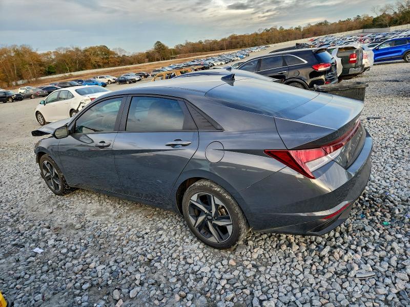 Фото 2 - HYUNDAI ELANTRA