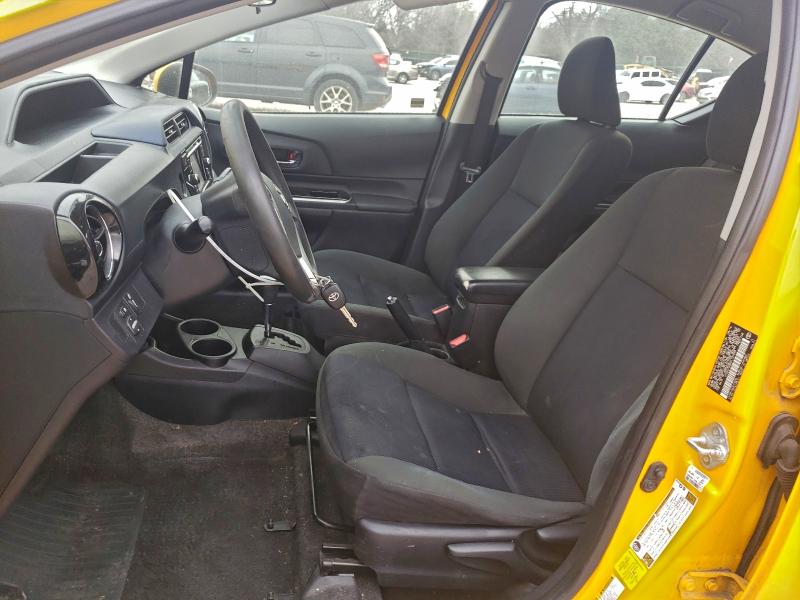 Фото 7 - TOYOTA PRIUS