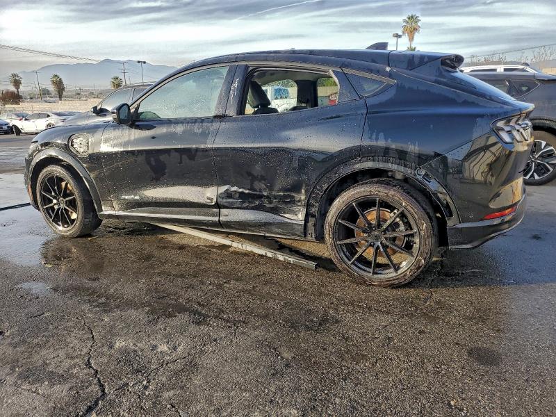 Фото 2 - FORD MUSTANG