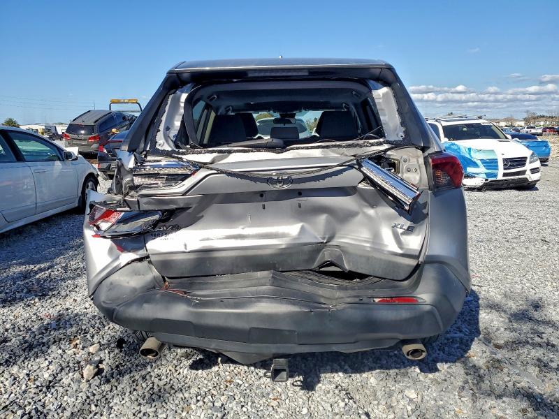 Фото 6 - TOYOTA RAV4