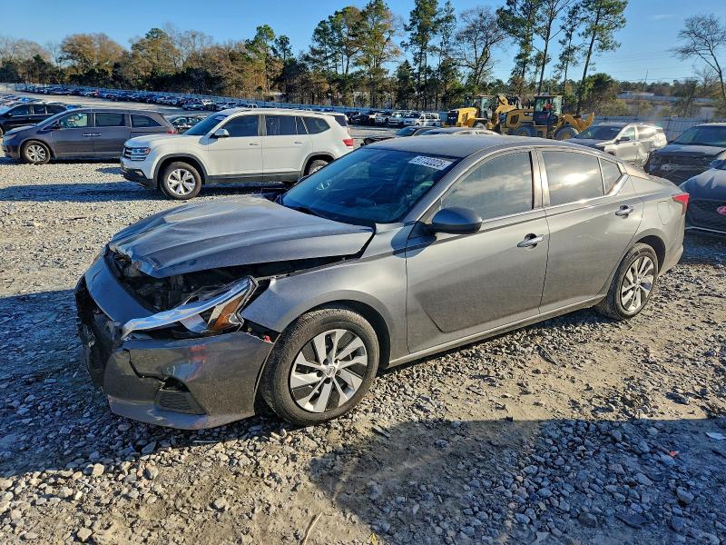 Фото 1 - NISSAN ALTIMA