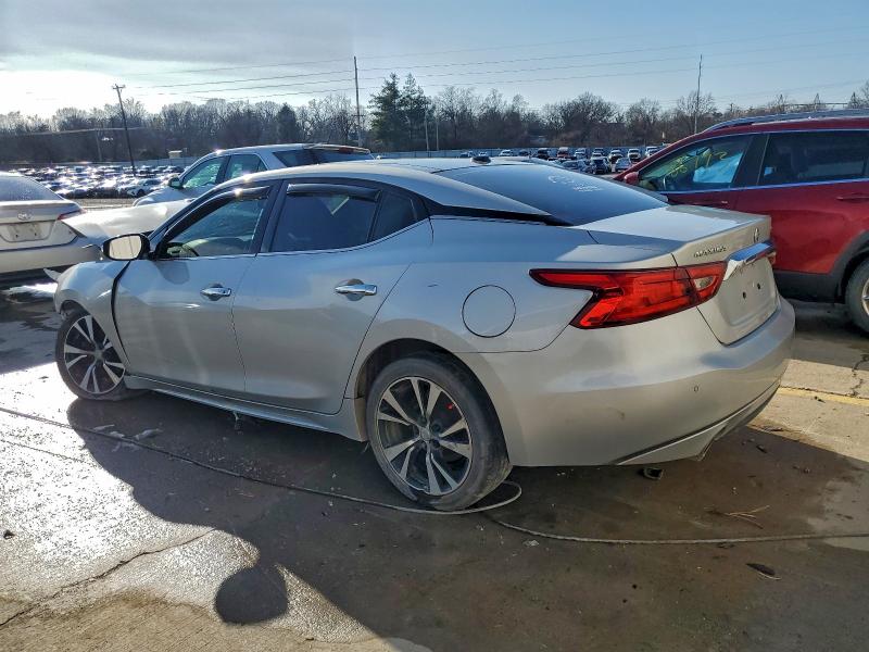 Фото 2 - NISSAN MAXIMA