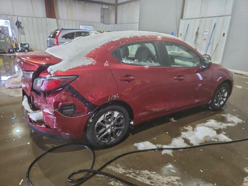 Фото 3 - TOYOTA YARIS