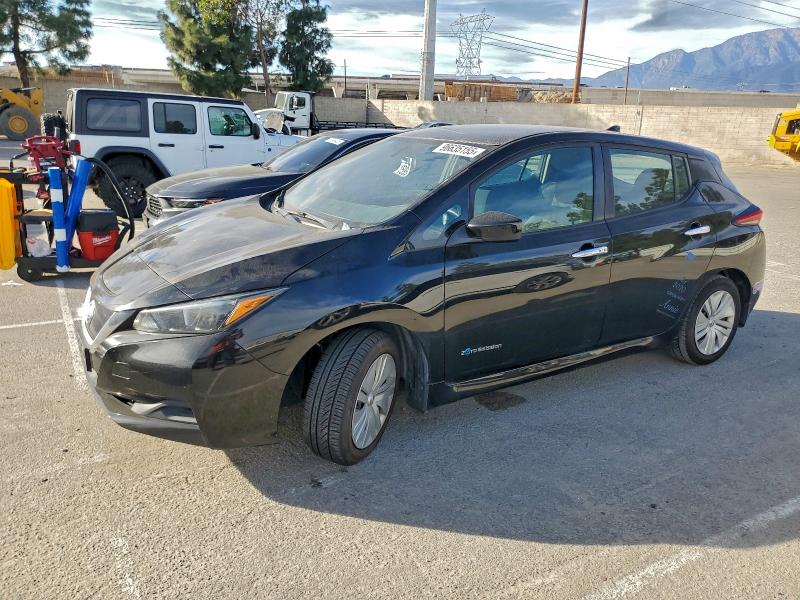 Фото 1 - NISSAN LEAF