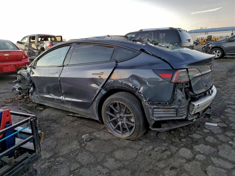 Фото 2 - TESLA MODEL 3