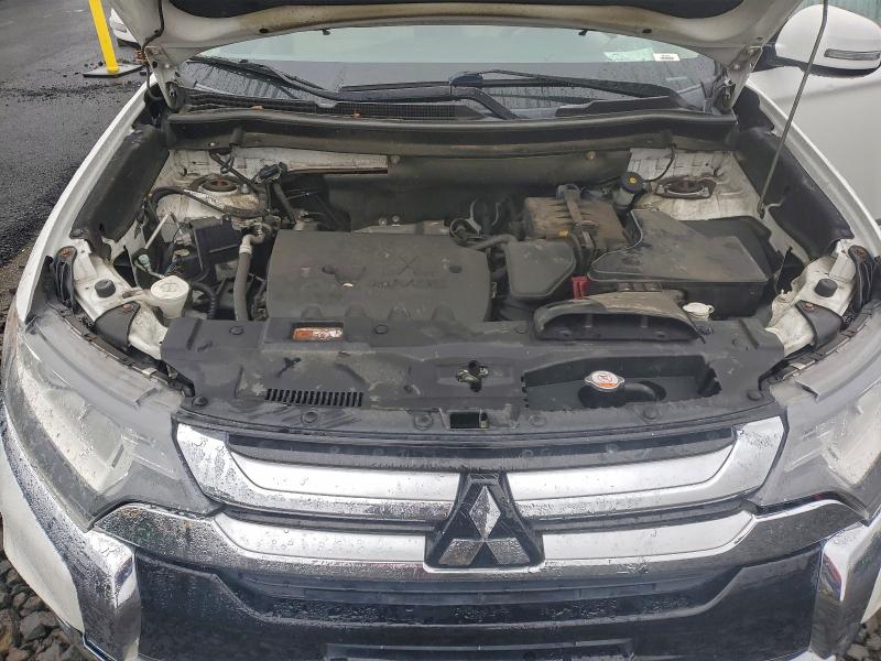 Фото 12 - MITSUBISHI OUTLANDER