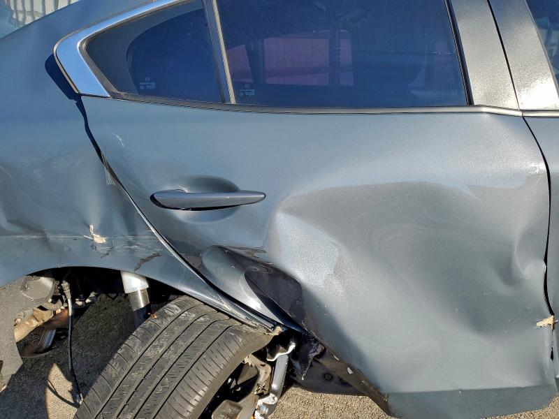 Фото 10 - MAZDA 3