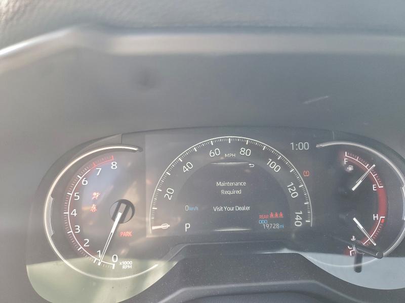 Фото 9 - TOYOTA RAV4