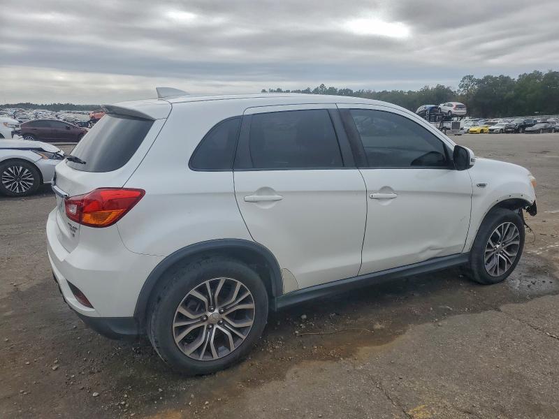 Фото 3 - MITSUBISHI OUTLANDER