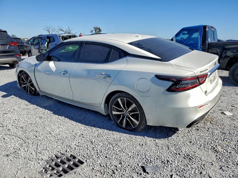 Фото 2 - NISSAN MAXIMA