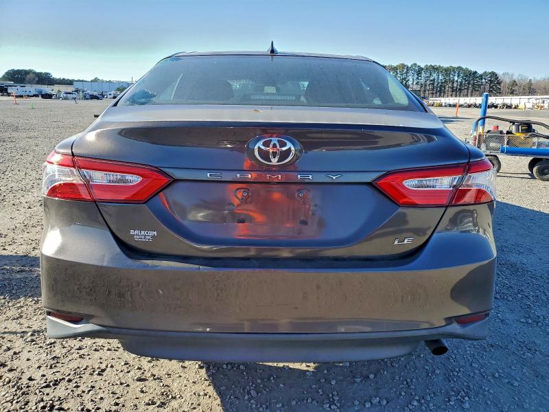 Фото 6 - TOYOTA CAMRY